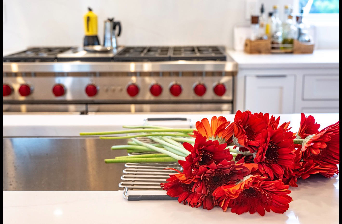 Range top with red flowers