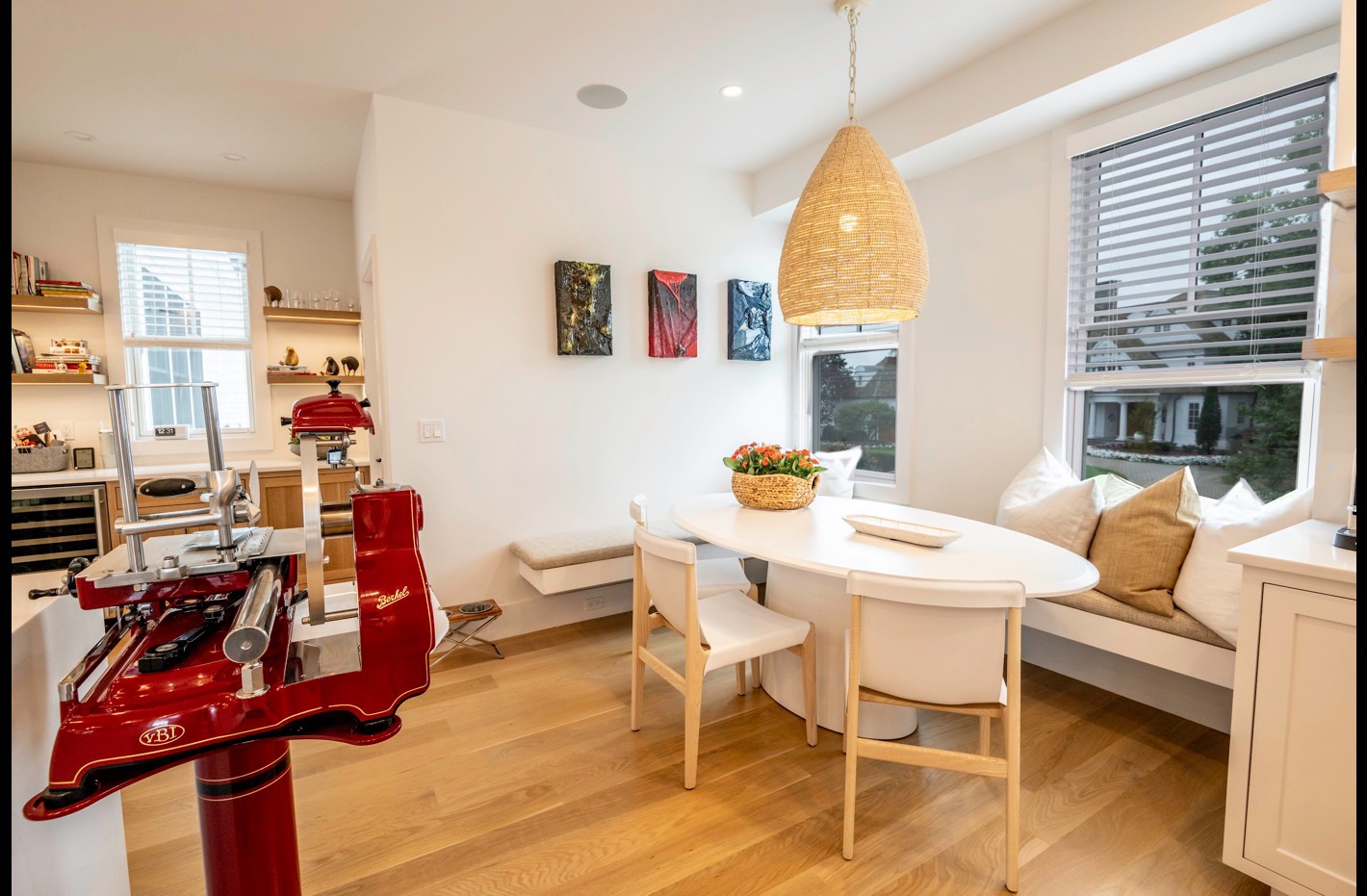 Breakfast nook in white oak